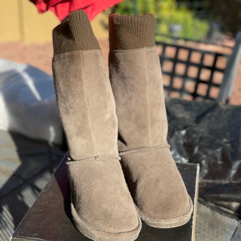 Brown/Green Suede Boots with Knit Cuff